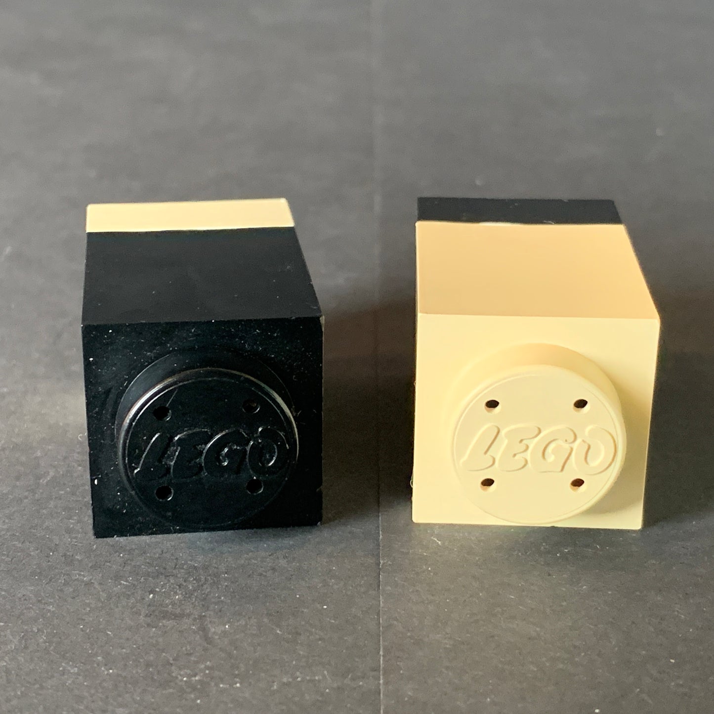Lego vintage Salt & Pepper