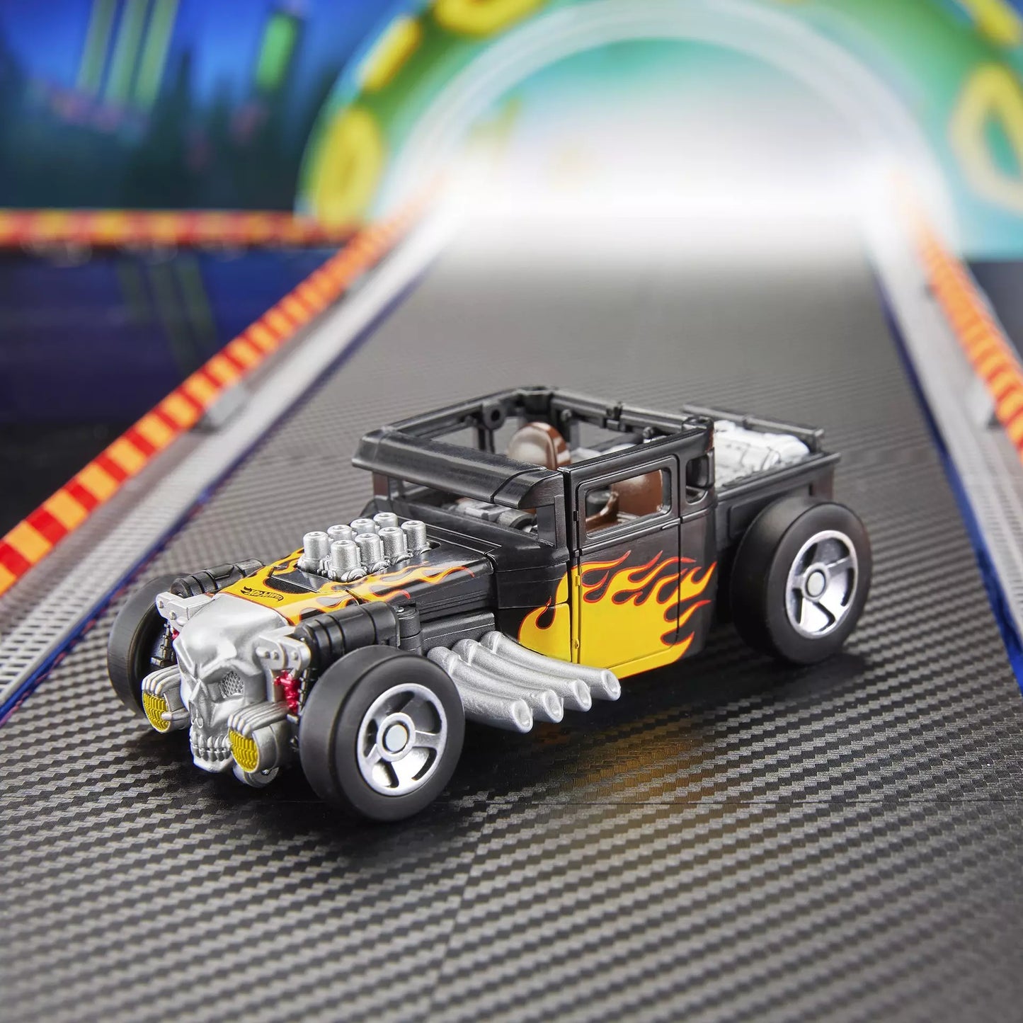 Transformers x Hot Wheels Bone Shaker