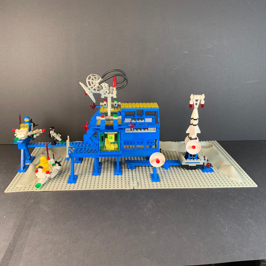 Lego Inter-Galactic Command Base (6971)