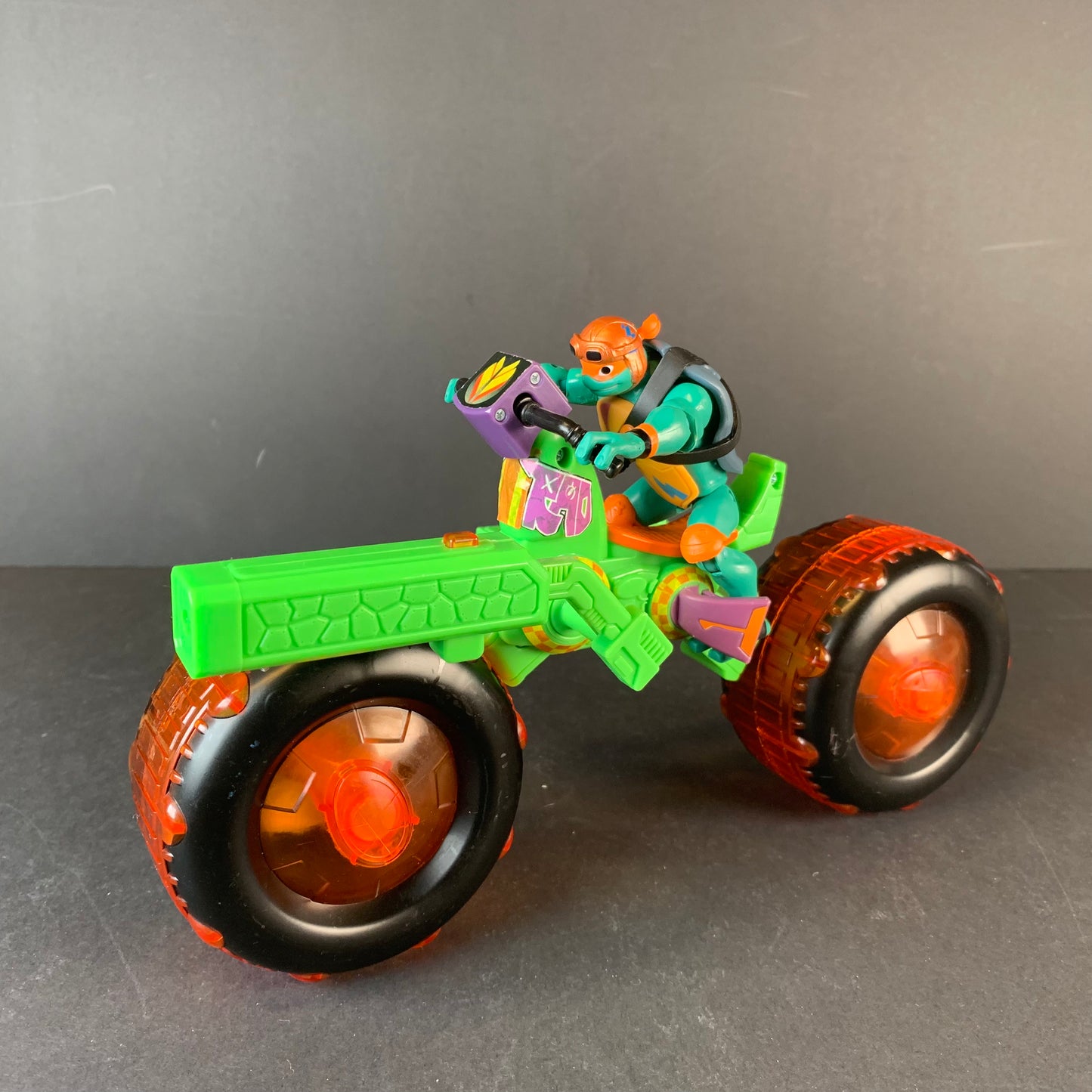 TMNT Turtle Tank & Shell Hog Motor Bikes (Rise Of The Teenage Mutant Ninja Turtles)