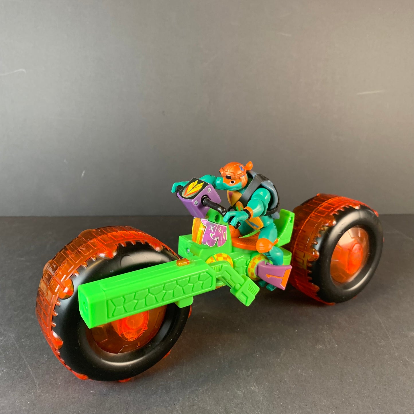 TMNT Turtle Tank & Shell Hog Motor Bikes (Rise Of The Teenage Mutant Ninja Turtles)