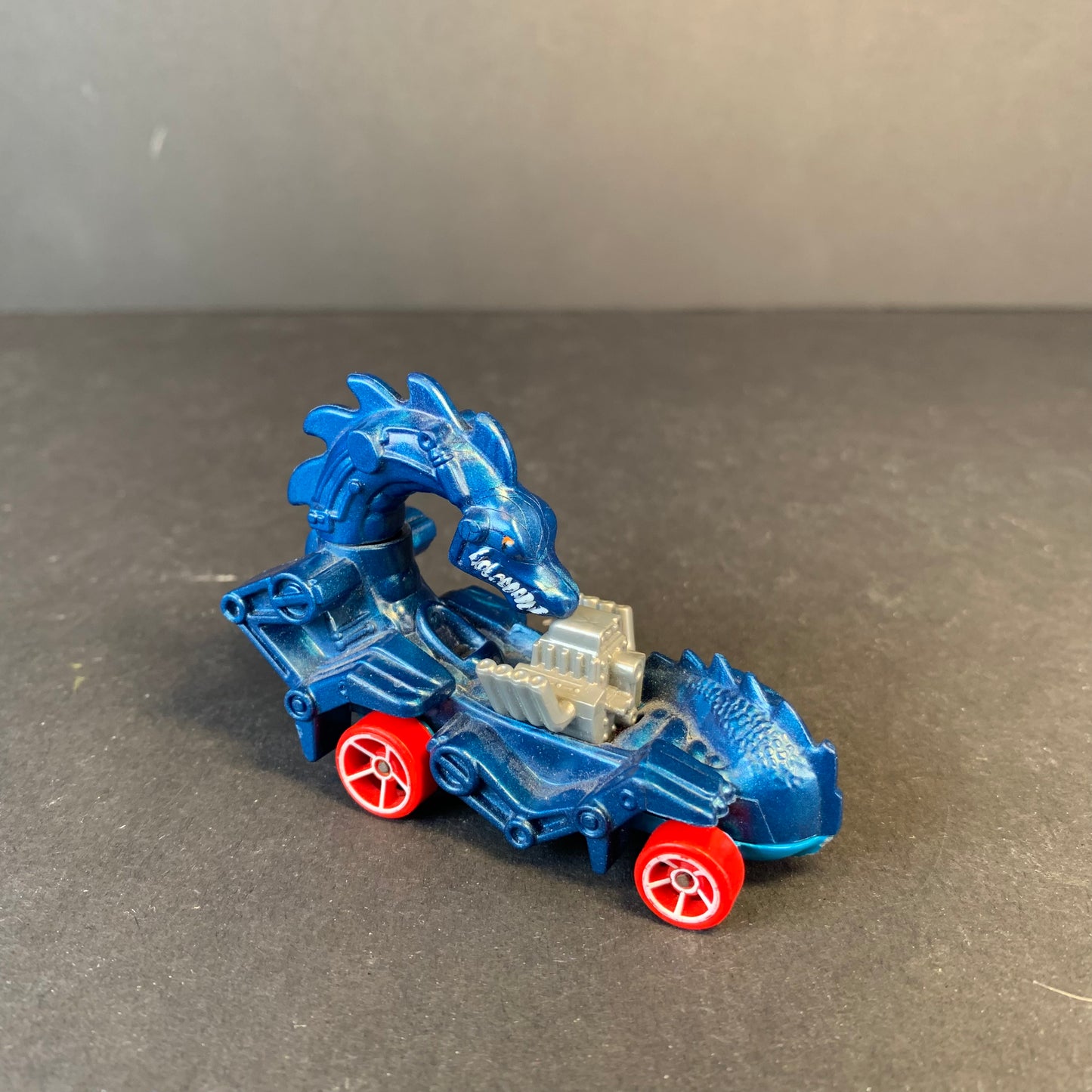 Hot Wheels Blue Dragon w/swivel Head. 1987/2012 Car Rodzilla Mattel