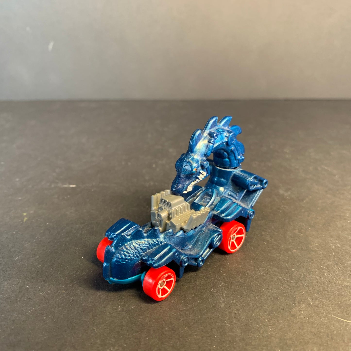 Hot Wheels Blue Dragon w/swivel Head. 1987/2012 Car Rodzilla Mattel